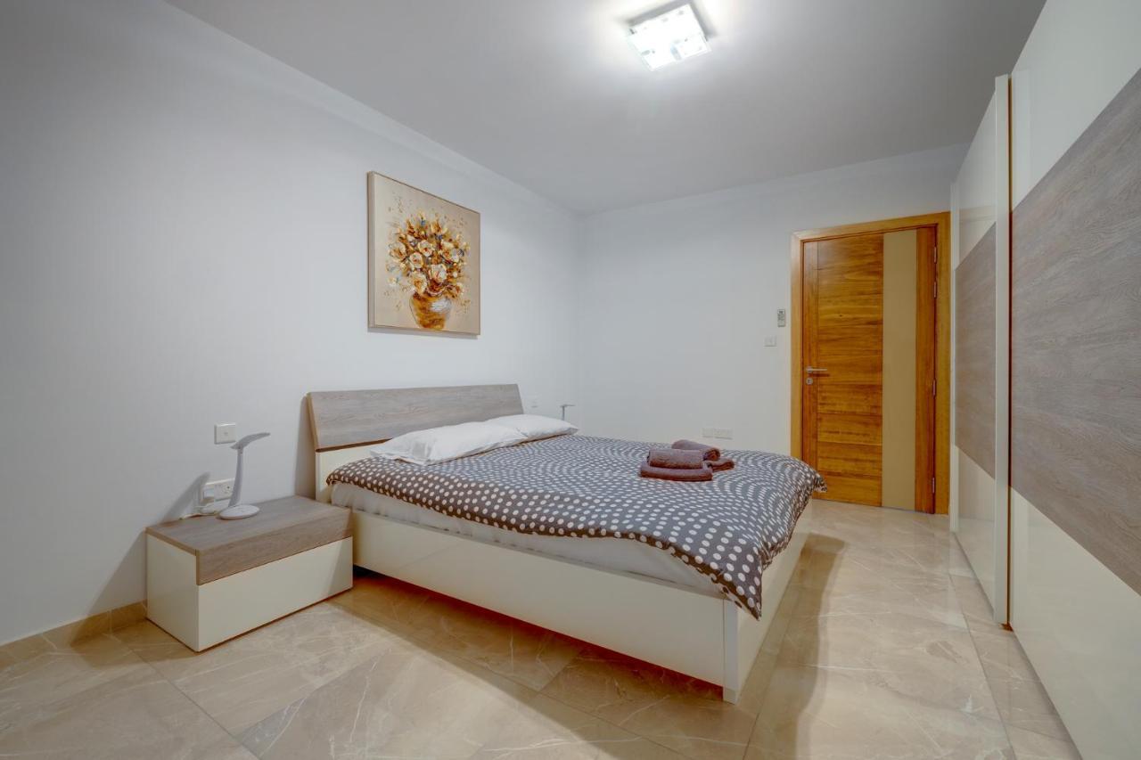 Marvellous 3Br Apartment In Central St Julians Saint Julian's Exterior photo