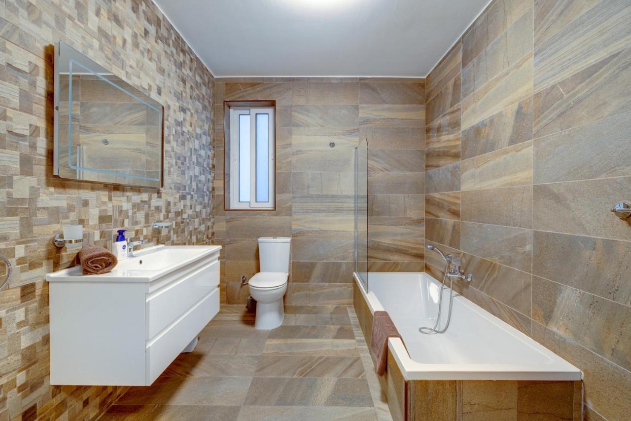 Marvellous 3Br Apartment In Central St Julians Saint Julian's Exterior photo